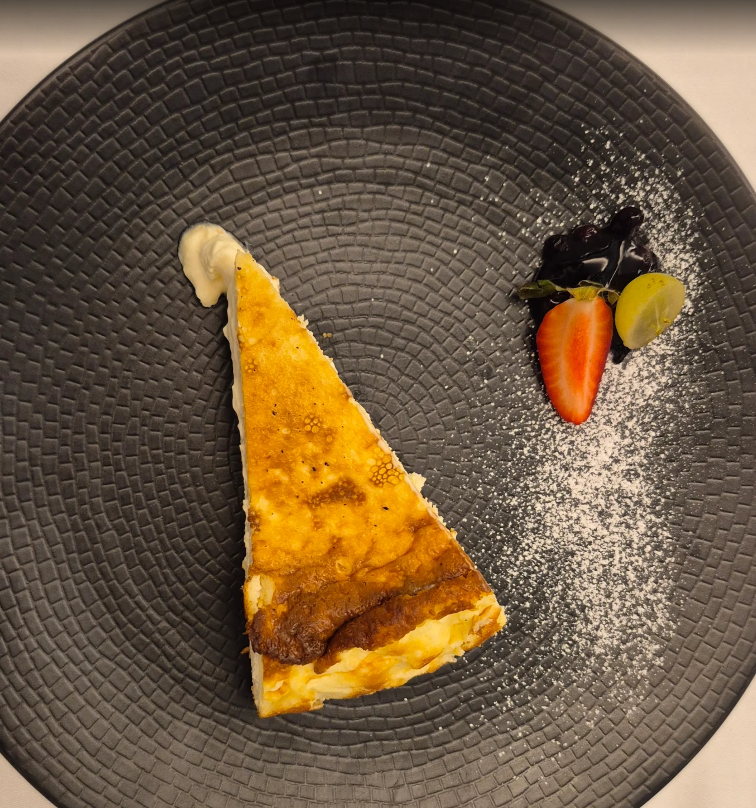 DELTA IMMO ACHAT et VENTE immobilière EL TARTER et PAS DE LA CASE en ANDORRE. T.+376321921. info@deltaimmo.ad. Une idée d'investissement en Andorre. Delta Immo Andorre. Vous rêvez d'un pied-à-terre où la neige est reine ? DELTA IMMO transforme vos projets immobiliers en réalité 🔑 Que ce soit pour l'effervescence du Pas de la Case, le paradis du ski aux pieds et du shopping.   Vraiment parfait pour les familles et les jeunes. Ou bien le charme résidentiel du Tarter, avec un cadre tranquille idéal pour les passionnés de la glisse recherchant le calme, avec, entre autres, la prestigieuse piste Aliga de classe mondiale homologuée. Sans oublier des lieux authentiques dans toute la principauté qui vous séduiront sûrement. Chez DELTA IMMO, nous pouvons vous vendre des appartements ayant un accès au plus près du domaine de GrandValira première station du sud de l'Europe en Andorra.  Souhaitez-vous acquérir ou vendre un bien en Andorre? DELTA IMMO. Notre expertise locale est votre meilleur atout pour une transaction sereine et efficace. #ELTARTER #PASDELACASE #IMMOBILIER #ANDORRE #ACHATETVENTE. www.deltaimmo.ad  - www.andorra-inmobiliaria.eu   🙏👍🤗 Renseignements sur Investissements : *Immobiliers *Appartements *Chalets  *Commerces *Terrains *Bancaires *Placements financiers. *Montage de sociétés — Holdings *Juridiques *Comptabilité  *Expertise comptable *Fiscalité  Nous vous accueillerons avec grand plaisir sur rendez-vous T.+376321921. Delta Immo met à disposition des personnes sélectionnées de grandes compétences. Le manager de DELTA IMMO : plus de 50 ans d'expérience dans la principauté.  Un bien à vendre, nous sommes là pour vous. www.deltaimmo.ad  - www.andorra-inmobiliaria.eu  